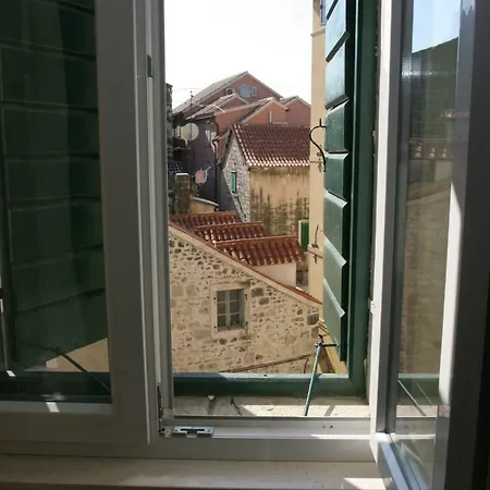 Sara Cosmo Apartment