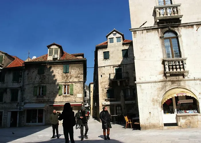 Sara Cosmo Apartment